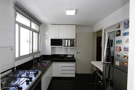 Apartamento à venda com 77m², 3 quartos e 2 vagasCozinha