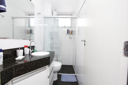 Apartamento à venda com 77m², 3 quartos e 2 vagasBanheiro da Suíte