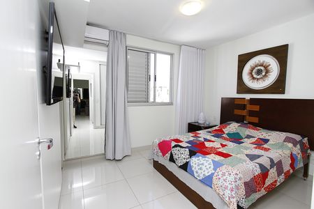 Apartamento à venda com 77m², 3 quartos e 2 vagasQuarto 3 - Suíte