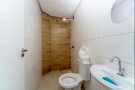 Banheiro de apartamento para alugar com 1 quarto, 34m² em Jardim Algarve, Viamão
