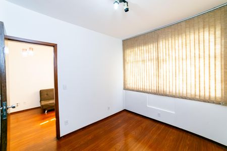 Suíte de apartamento para alugar com 1 quarto, 61m² em Funcionários, Belo Horizonte