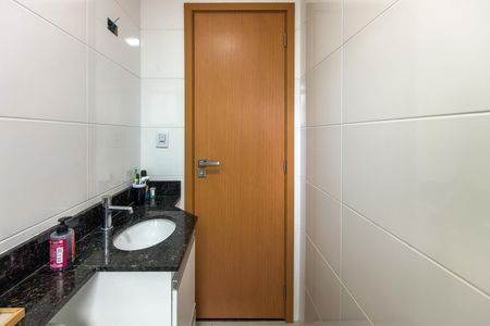 Banheiro de apartamento para alugar com 2 quartos, 80m² em Canto do Forte, Praia Grande
