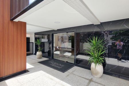 Apartamento para alugar com 80m², 2 quartos e 2 vagas Apartamento para alugar com 80m², 2 quartos e 2 vagasEntrada