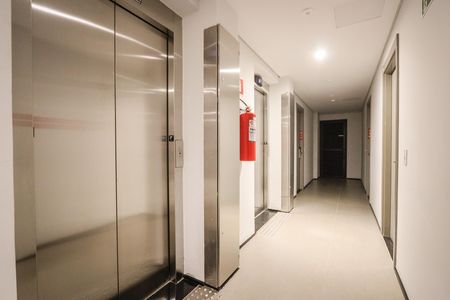 Studio à venda com 20m², 1 quarto e sem vaga Studio à venda com 20m², 1 quarto e sem vagaHall Social