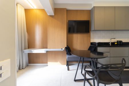 Sala de kitnet/studio para alugar com 1 quarto, 32m² em Vila Gumercindo, São Paulo