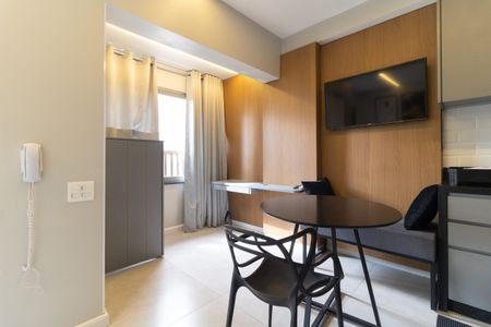 Sala de kitnet/studio para alugar com 1 quarto, 32m² em Vila Gumercindo, São Paulo