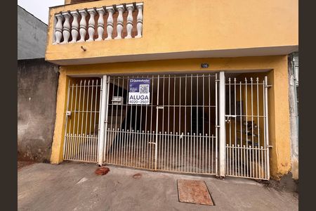 Casa para alugar com 60m², 1 quarto e 1 vaga Casa para alugar com 60m², 1 quarto e 1 vagaFachada