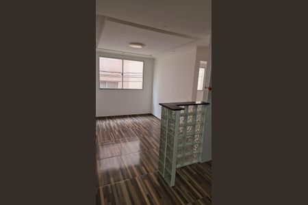 Sala de apartamento para alugar com 2 quartos, 45m² em Jardim das Margaridas, Salvador
