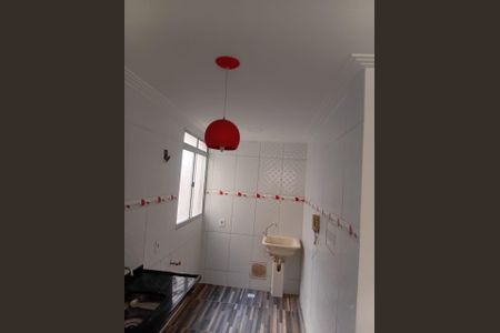 Cozinha de apartamento para alugar com 2 quartos, 45m² em Jardim das Margaridas, Salvador