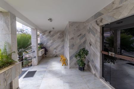 Hall de entrada de apartamento à venda com 3 quartos, 90m² em Santa Amelia, Belo Horizonte