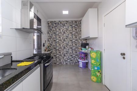 Cozinha de apartamento à venda com 3 quartos, 90m² em Santa Amelia, Belo Horizonte