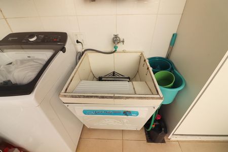 Casa de condomínio para alugar com 120m², 3 quartos e 1 vagaÁrea de Serviço e Quintal 