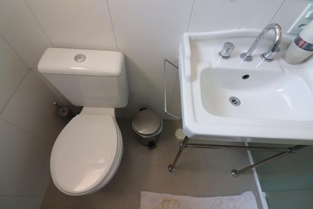 Quarto 1 - Suíte Banheiro  de casa de condomínio para alugar com 3 quartos, 120m² em Demarchi, São Bernardo do Campo