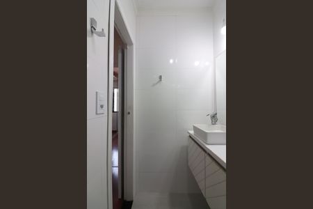 Casa de condomínio para alugar com 120m², 3 quartos e 1 vagaBanheiro Social