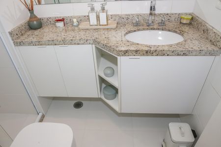 Apartamento à venda com 66m², 2 quartos e 2 vagas Apartamento à venda com 66m², 2 quartos e 2 vagasBanheiro Social