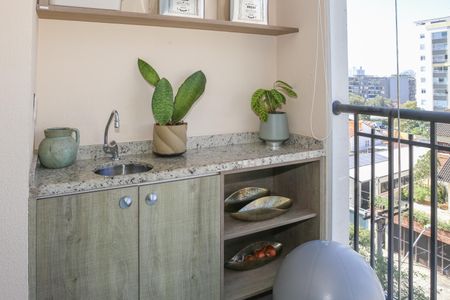 Sacada de apartamento à venda com 2 quartos, 66m² em Lapa, São Paulo