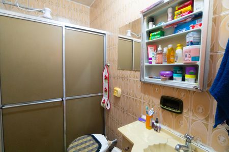 Casa à venda com 100m², 2 quartos e 2 vagas Casa à venda com 100m², 2 quartos e 2 vagasCasa 2 - Banheiro