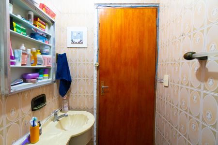 Casa à venda com 100m², 2 quartos e 2 vagas Casa à venda com 100m², 2 quartos e 2 vagasCasa 2 - Banheiro
