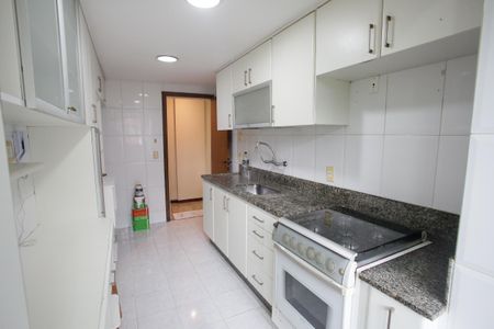 Apartamento à venda com 86m², 3 quartos e 2 vagasCozinha