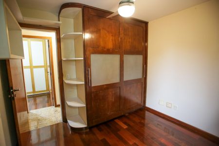 Apartamento à venda com 86m², 3 quartos e 2 vagasQuarto 2