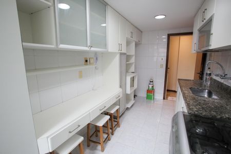 Apartamento à venda com 86m², 3 quartos e 2 vagasCozinha
