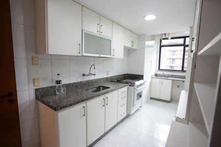 Apartamento à venda com 86m², 3 quartos e 2 vagasCozinha