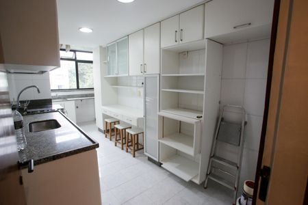 Apartamento à venda com 86m², 3 quartos e 2 vagasCozinha