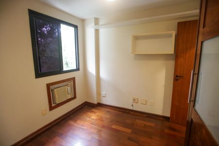 Apartamento à venda com 86m², 3 quartos e 2 vagasQuarto 2