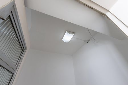 Apartamento à venda com 267m², 5 quartos e 3 vagas Apartamento à venda com 267m², 5 quartos e 3 vagasQuarto de Serviço