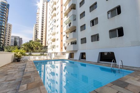 Apartamento à venda com 267m², 5 quartos e 3 vagas Apartamento à venda com 267m², 5 quartos e 3 vagasPiscina