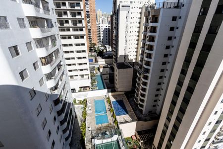 Apartamento à venda com 267m², 5 quartos e 3 vagas Apartamento à venda com 267m², 5 quartos e 3 vagasVista da Suíte