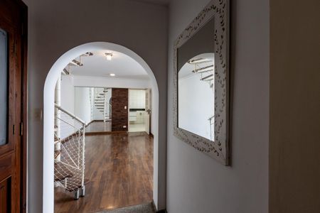 Apartamento à venda com 267m², 5 quartos e 3 vagas Apartamento à venda com 267m², 5 quartos e 3 vagasHall de entrada