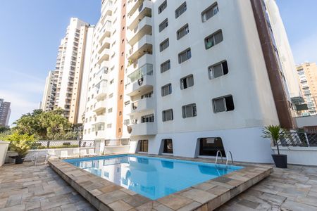 Apartamento à venda com 267m², 5 quartos e 3 vagas Apartamento à venda com 267m², 5 quartos e 3 vagasPiscina