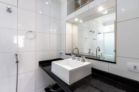Banheiro da Suíte de apartamento para alugar com 5 quartos, 267m² em Perdizes, São Paulo