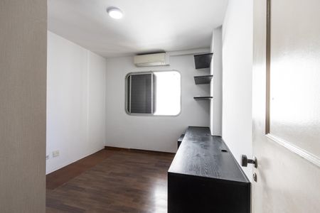 Apartamento à venda com 267m², 5 quartos e 3 vagas Apartamento à venda com 267m², 5 quartos e 3 vagasQuarto 2