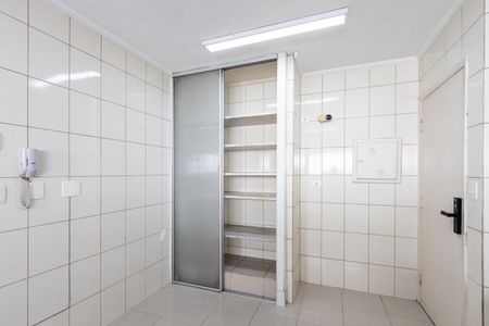 Apartamento à venda com 267m², 5 quartos e 3 vagas Apartamento à venda com 267m², 5 quartos e 3 vagasCozinha
