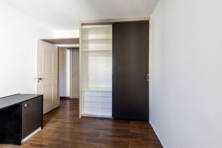 Apartamento à venda com 267m², 5 quartos e 3 vagas Apartamento à venda com 267m², 5 quartos e 3 vagasQuarto 2