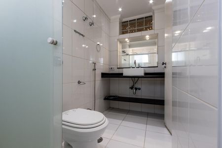 Apartamento à venda com 267m², 5 quartos e 3 vagas Apartamento à venda com 267m², 5 quartos e 3 vagasBanheiro da Suíte