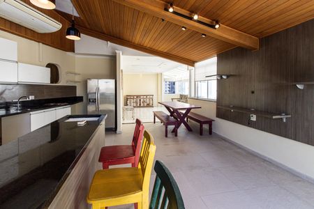 Apartamento à venda com 267m², 5 quartos e 3 vagas Apartamento à venda com 267m², 5 quartos e 3 vagasRooftop - Sala Gourmet
