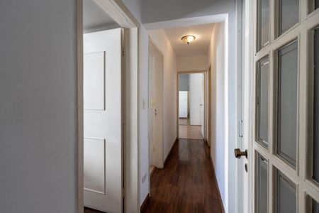 Apartamento à venda com 267m², 5 quartos e 3 vagas Apartamento à venda com 267m², 5 quartos e 3 vagasCorredor