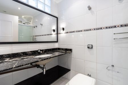 Apartamento à venda com 267m², 5 quartos e 3 vagas Apartamento à venda com 267m², 5 quartos e 3 vagasBanheiro Social
