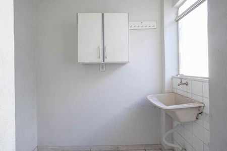 Área de serviço de apartamento para alugar com 2 quartos, 54m² em Santa Terezinha, Belo Horizonte