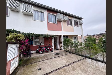 Casa de condomínio para alugar com 84m², 3 quartos e 2 vagasFachada
