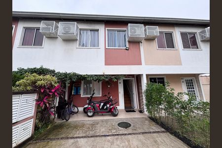 Casa de condomínio para alugar com 84m², 3 quartos e 2 vagasFachada