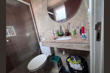 Casa de condomínio para alugar com 84m², 3 quartos e 2 vagasBanheiro do Quarto 1