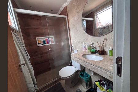 Casa de condomínio para alugar com 84m², 3 quartos e 2 vagasBanheiro do Quarto 1