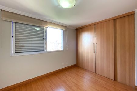 Apartamento à venda com 259m², 4 quartos e 3 vagas Apartamento à venda com 259m², 4 quartos e 3 vagasSuite