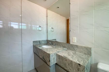 Apartamento à venda com 259m², 4 quartos e 3 vagas Apartamento à venda com 259m², 4 quartos e 3 vagasBanheiro da Suíte