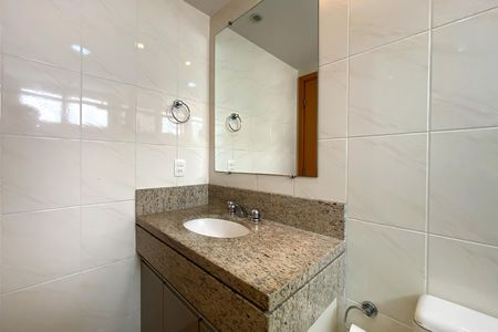 Apartamento à venda com 259m², 4 quartos e 3 vagas Apartamento à venda com 259m², 4 quartos e 3 vagasBanheiro