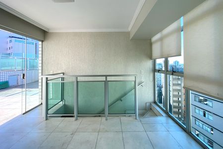 Apartamento à venda com 259m², 4 quartos e 3 vagas Apartamento à venda com 259m², 4 quartos e 3 vagasSala de Estar